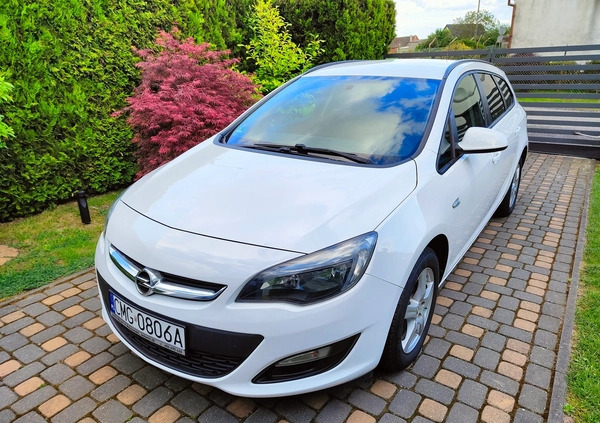 Opel Astra cena 31900 przebieg: 167000, rok produkcji 2014 z Strzelno małe 56